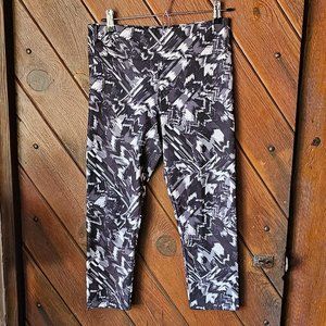 Express core athletic workout cropped leggings size M